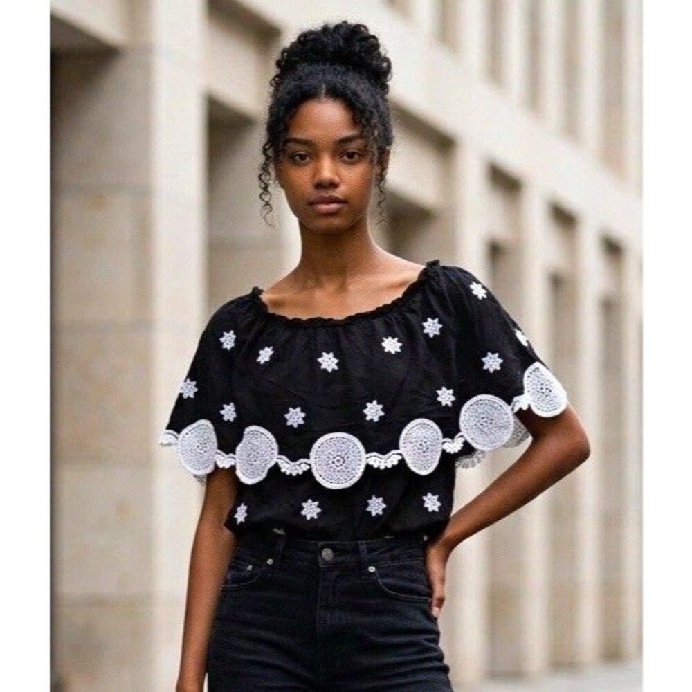 O&Co Black White Floral Embroidered Crochet Woven Square Neck Cap Blouse L